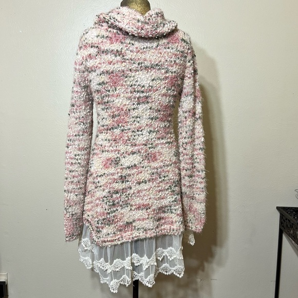 RYU ANTHROPOLOGIE BRAND Small/Medium acrylic blend knit and lace sweater dress - Picture 3 of 15